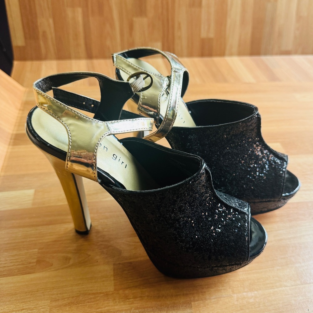 Madden girl black glitter peep toe Sling back ultra high formal shoe size 6